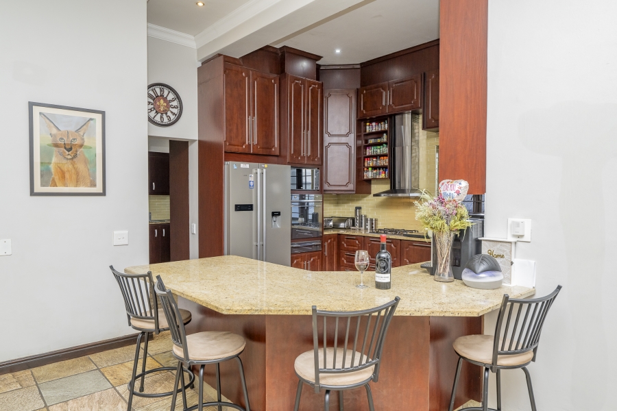 4 Bedroom Property for Sale in Van Riebeeckshof Western Cape